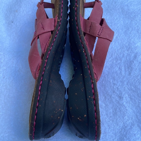 UGG Sandals - Picture 5 of 5